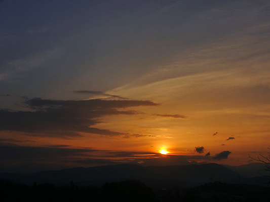 포토 JPG 해외이미지 자연 하늘 아침 사람없음 야외 햇빛 태양 일출 맑음 해외포토 주간 자연요소 날씨 노을 생태계 파일형식 이미지허브