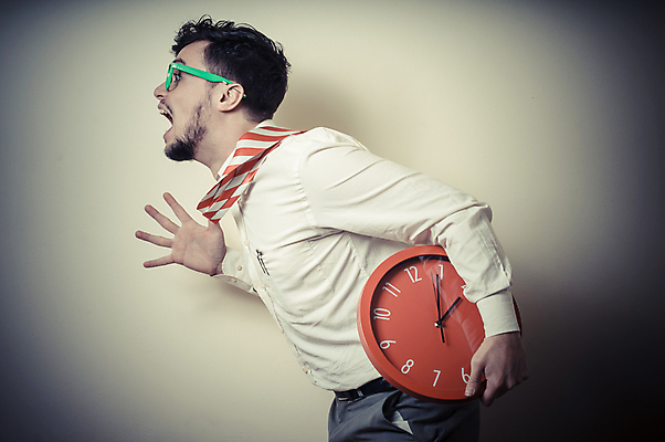 포토 JPG 해외이미지 직업 남자 시계 컨셉 비즈니스 사업가 스트레스 한명 사람 정장 빨간색 초록색 사무실 경쟁 잡기 시간 비즈니스맨 경영자 바쁨 충격 경영 분 혼혈 해외포토 1 옷 컬러 모션 직장인 리더 다문화 파일형식 이미지허브