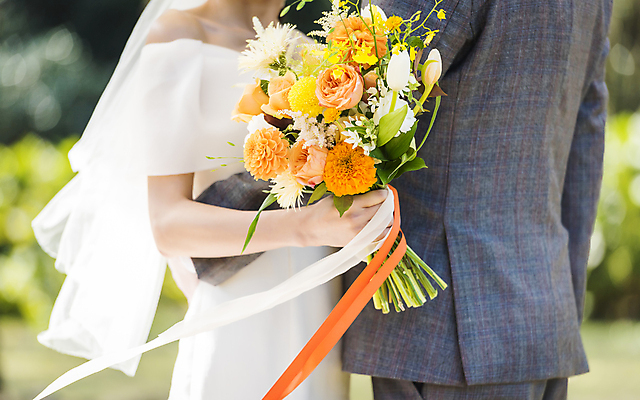 포토 JPG 주간 여자 남자 부케 웨딩드레스 허리손 결혼 사랑 들기 정장 턱시도 상반신 20대 성인 야외 두명 옆모습 아웃포커스 30대 제주도 한국인 신랑신부 성인만 웨딩촬영 국내포토 자연요소 드레스 옷 감정 신부_웨딩 뷰포인트 꽃다발 포즈 신랑 모션 한국 촬영기법 사람 동양인 이벤트 청년 장년 기념사진 파일형식