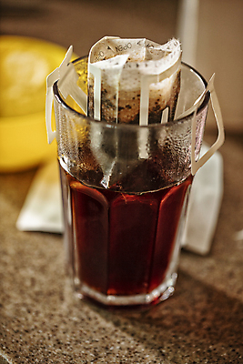 포토 JPG 한잔 실내 그림자 사람없음 아웃포커스 커피잔 아메리카노 아이스커피 드립커피 드립백 국내포토 1 커피 잔 촬영기법 내부 파일형식