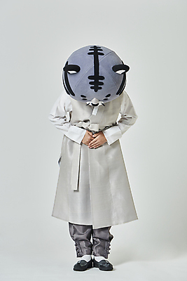 포토 JPG 스튜디오촬영 전신 남자 회색배경 새해 실내 한명 서기 20대 성인 앞모습 설날 한국인 호랑이띠 호랑이 한복 호랑이캐릭터 손모으기 동물탈 배꼽인사 인형탈 성인남자한명만 2022년 임인년 흑호 국내포토 1 한국전통 명절 뷰포인트 동물캐릭터 백그라운드 포유류 모션 사람 동양인 손짓 청년 내부 회색 십이지신 인사 전통의상 연도 탈 남자한명만 성인남자만 파일형식