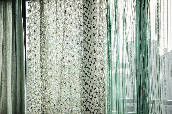 포토 JPG 주간 여유 휴식 실내 풍경 사람없음 고요 커튼 창가 국내포토 자연요소 감정 컨셉 창문 내부 파일형식