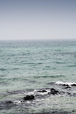 포토 JPG 주간 바다 하늘 풍경 사람없음 야외 제주도 가을 바위 협재해수욕장 수평선 국내포토 자연요소 계절 한국 돌_바위 해수욕장 파일형식