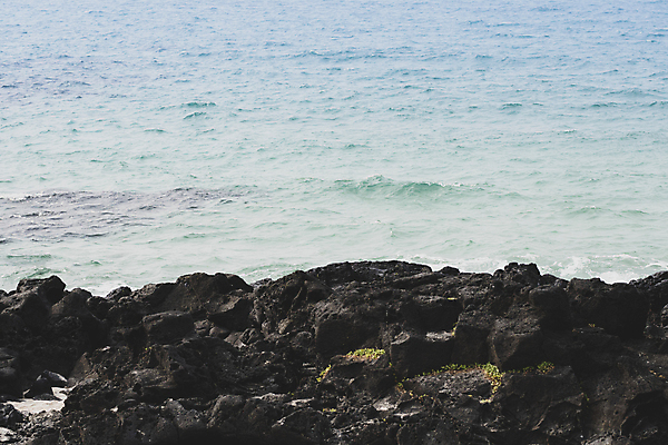 포토 JPG 주간 바다 풍경 사람없음 야외 제주도 가을 바위 협재해수욕장 국내포토 자연요소 계절 한국 돌_바위 해수욕장 파일형식