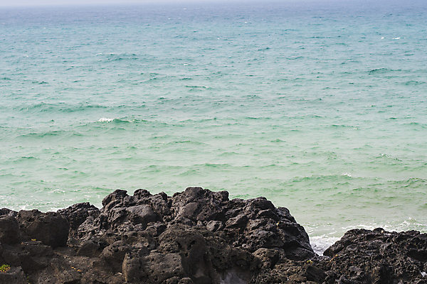 포토 JPG 주간 바다 풍경 사람없음 야외 제주도 가을 바위 협재해수욕장 국내포토 자연요소 계절 한국 돌_바위 해수욕장 파일형식