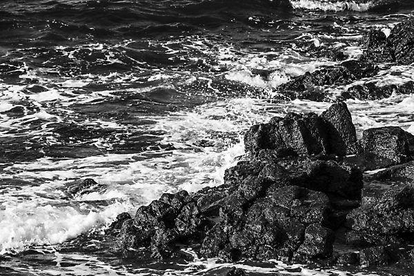 포토 JPG 주간 파도 바다 흑백 풍경 사람없음 야외 제주도 가을 바위 애월해수욕장 국내포토 자연요소 계절 한국 촬영기법 돌_바위 해수욕장 파일형식