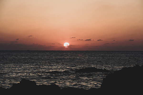 포토 JPG 구름 바다 풍경 사람없음 야외 태양 제주도 노을 가을 애월해수욕장 수평선 국내포토 자연요소 계절 한국 해수욕장 파일형식
