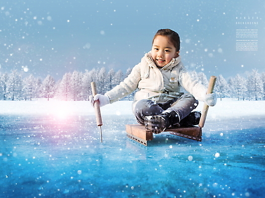 전신 PSD 편집이미지 여자 어린이 겨울 한명 미소 웃음 들기 앉기 소녀 파란색 한국인 눈 잡기 승차 빙판 썰매타기 송곳 얼음썰매 소녀한명만 이미지편집 자연요소 1 계절 컬러 모션 날씨 표정 사람 동양인 전통놀이 썰매 여자한명만 소녀만 파일형식