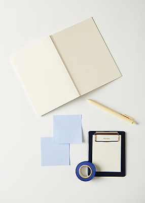 포토 JPG 스튜디오촬영 새해 실내 사람없음 하이앵글 펜 다이어리 메모지 목표 계획 오브젝트 포스트잇 흰배경 서류판 마스킹테이프 국내포토 뷰포인트 백그라운드 컨셉 내부 필기구 사무용품 흰색 테이프 파일형식