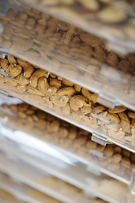 포토 JPG 곡류 실내 통 근접촬영 사람없음 자연보호 재활용 견과류 용기 소프트포커스 친환경 리필 캐슈넛 제로웨이스트 그린슈머 제로웨이스트샵 국내포토 그릇 뷰포인트 자연 촬영기법 내부 환경 상점 그린캠페인 보호 사회이슈 파일형식