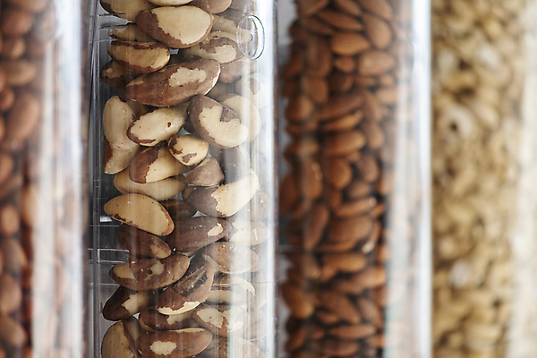 포토 JPG 실내 통 근접촬영 사람없음 아웃포커스 자연보호 재활용 용기 친환경 리필 브라질넛 제로웨이스트 그린슈머 제로웨이스트샵 국내포토 그릇 뷰포인트 자연 촬영기법 내부 환경 상점 그린캠페인 견과류 보호 사회이슈 파일형식