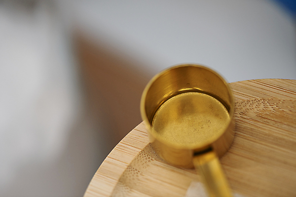 포토 JPG 실내 사람없음 아웃포커스 자연보호 재활용 뚜껑 친환경 계량스푼 제로웨이스트 그린슈머 제로웨이스트샵 국내포토 자연 주방용품 촬영기법 내부 환경 상점 그린캠페인 보호 사회이슈 파일형식