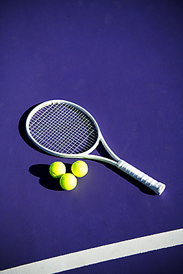 포토 JPG 주간 사람없음 야외 테니스 테니스라켓 테니스용품 테니스장 테니스공 오브젝트 국내포토 자연요소 스포츠용품 공 스포츠시설 구기 라켓 파일형식