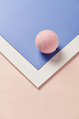 포토 JPG 스튜디오촬영 실내 사람없음 한개 테니스 테니스용품 테니스장 테니스공 오브젝트 파란배경 분홍색배경 국내포토 1 스포츠용품 분홍색 백그라운드 공 스포츠시설 내부 파란색 구기 파일형식