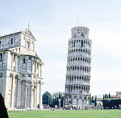 포토 JPG 주간 해외풍경 하늘 여러명 야외 관광지 맑음 이탈리아 군중 피사의사탑 피사대성당 국내포토 자연요소 해외 유럽 여행 다수 날씨 사람 풍경 성당 세계문화유산 파일형식