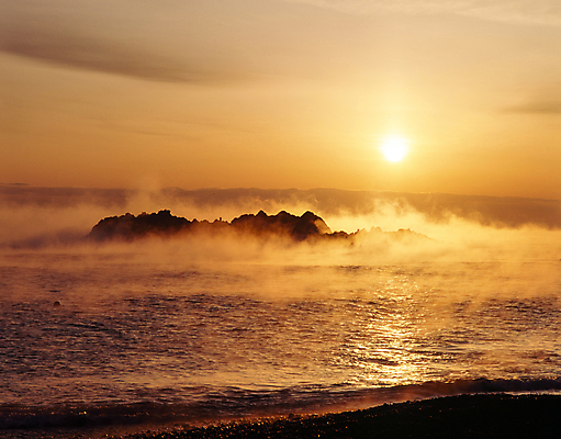 포토 JPG 구름 파도 바다 자연 하늘 풍경 사람없음 야외 태양 주황색 일몰 바위 야간 저녁 국내포토 자연요소 컬러 노을 돌_바위 생태계 파일형식