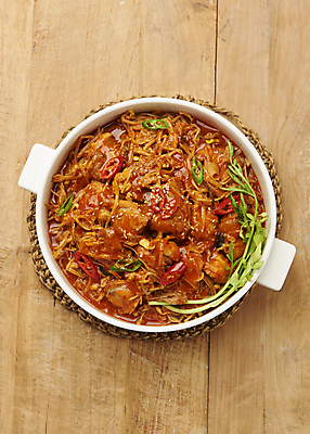 포토 JPG 스튜디오촬영 고추 사람없음 하이앵글 냄비 매움 냄비받침 미나리 아귀찜 일품요리 나무배경 국내포토 음식 뷰포인트 백그라운드 채소 실내 맛 솥 받침대 찜 파일형식