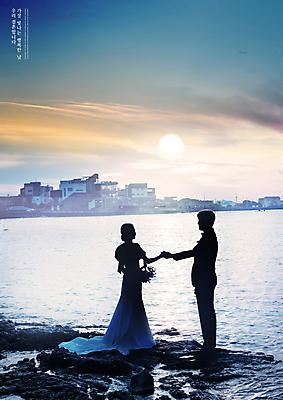 PSD 구름 편집이미지 여자 남자 실루엣 바다 웨딩드레스 결혼 하늘 풍경 정장 턱시도 20대 성인 두명 건물 30대 파란색 마주보기 마을 노을 손잡기 한국인 바위 신랑신부 성인만 이미지편집 자연요소 건축물 드레스 옷 신부_웨딩 컬러 신랑 모션 촬영기법 사람 동양인 이벤트 청년 장년 돌_바위 파일형식