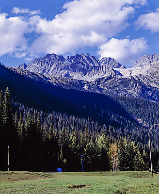 포토 JPG 주간 구름 가로등 자연 하늘 산 한국 풍경 사람없음 야외 숲 국내여행 국내포토 자연요소 공공시설 아시아 여행 생태계 파일형식