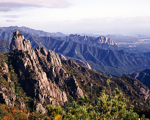 포토 JPG 주간 구름 자연 하늘 바위산 한국 풍경 사람없음 야외 산등성이 국내여행 국내포토 자연요소 아시아 여행 산 돌산 생태계 파일형식