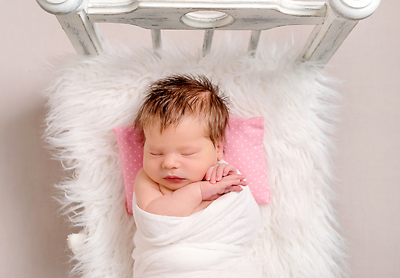 포토 JPG 해외이미지 스튜디오촬영 털 한명 사람 침대 아기 신생아 잠 아기침대 안락 해외포토 1 가구 컨셉 실내 아기용품 파일형식 이미지허브