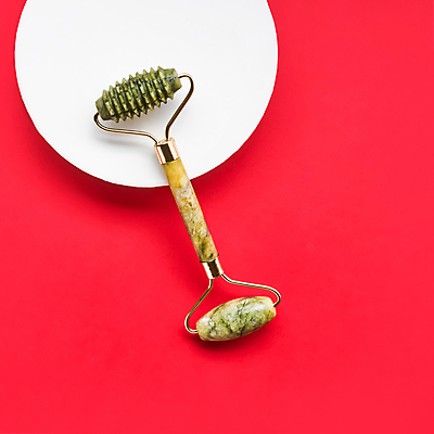 포토 JPG 해외이미지 라이프스타일 웰빙 얼굴 백그라운드 컨셉 장신구 휴식 건강 사람없음 치료 빨간색 초록색 뷰티 건강관리 스파 화장품 흰색 공구 마사지 상품 피부 피부관리 롤러 스킨케어 테라피 내추럴 순서 돌봄 리프팅 조작 카피스페이스 해외포토 컬러 의학 모션 관리 생활 신체부위 공백 도구 파일형식 이미지허브