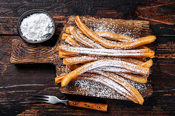 포토 JPG 해외이미지 포크 디저트 실내 사람없음 하이앵글 나무도마 슈가파우더 츄러스 나무배경 해외포토 식기 음식 뷰포인트 백그라운드 도마 내부 목재 파일형식 이미지허브