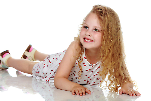 포토 JPG 해외이미지 백인 1 라이프스타일 응시 여자 교육 행복 얼굴 어린이 백그라운드 가족 놀이 바닥 주택 함께함 실내 한명 미소 사람 청춘 뷰티 침묵 우정 기쁨 방 흰색 표현 작음 자매 거짓말 고립 천진난만 해외포토 서양인 시선 감정 컬러 컨셉 관계 표정 내부 건물 생활 신체부위 친구 소리 크기 파일형식 이미지허브