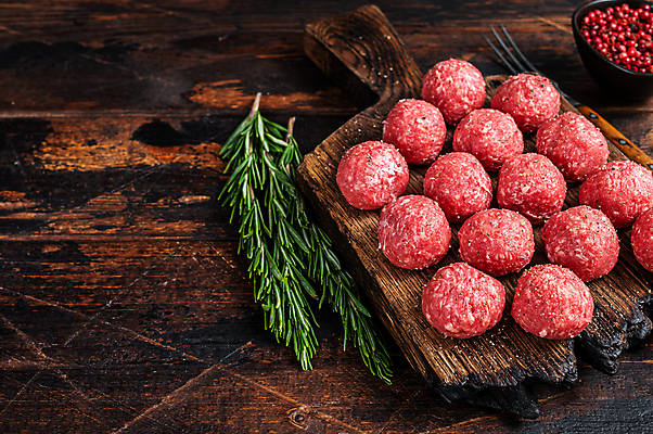 포토 JPG 해외이미지 전통 음식 백그라운드 공 탁자 마늘 육류 돼지고기 요리 사람없음 목재 빨간색 주방 검은색 저녁식사 치킨 이탈리아 소고기 신선 미트볼 허브 향신료 준비 날것 후추 양고기 로즈메리 점심식사 다진 땅바닥 백리향 생식 송아지고기 핸드메이드 카피스페이스 개조 해외포토 나무 식물 유럽 컬러 가구 채소 식재료 재료 바닥 식사 공백 닭고기요리 향미료 파일형식 이미지허브