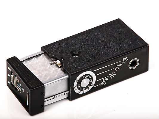 포토 JPG 해외이미지 전통 사람없음 카메라 금속 검은색 사진촬영 어둠 골동품 흰색 역사 은색 주머니 발사 필름 오브젝트 복고 심플 클릭 노출 고립 구식 러시아인 부정적 옛날 철강 특별함 해외포토 서양인 감정 컬러 컨셉 재질 전자제품 촬영 파일형식 이미지허브