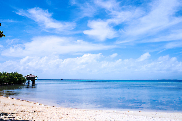 포토 JPG 해외이미지 주간 구름 하늘 해변 사람없음 야외 여름 맑음 여름풍경 휴양지 수상가옥 해외포토 자연요소 계절 바다 날씨 주택 풍경 장소 파일형식 여름_계절 이미지허브