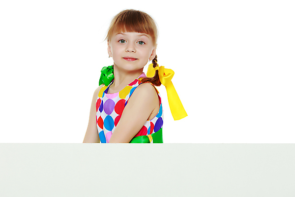 포토 JPG 해외이미지 백인 모델 디자인 배너 여자 딸 행복 얼굴 어린이 포즈 비즈니스 광고판 그림자 한명 미소 사람 뷰티 유행 귀여움 공백 흰색 깃발 신용카드 메시지 작음 날씬함 사인 흰배경 고립 해외포토 서양인 1 감정 컬러 백그라운드 컨셉 가족 알림판 표정 신체부위 금융 크기 몸매 판 파일형식 이미지허브