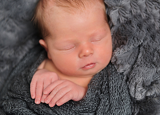 포토 JPG 해외이미지 백인 남자 한명 사람 근접촬영 아기 신생아 잠 니트 남자아기한명만 해외포토 서양인 1 뷰포인트 상의 남자한명만 남자아기만 파일형식 이미지허브