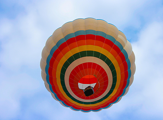 포토 JPG 해외이미지 구름 스포츠 여행 백그라운드 교통시설 하늘 안테나 사람없음 여름 파란색 컬러풀 맑음 축제 자유 열기구 아래 항공 비행선 상승 풍선 천국 솜털 무료 해외포토 자연요소 계절 컬러 교통 컨셉 통신 항공교통 날씨 방향 시설 위치 파일형식 이미지허브
