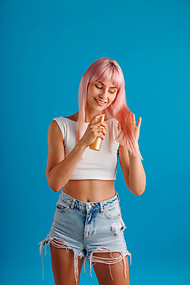 포토 JPG 해외이미지 헤어스타일 손 여자 분홍색 백그라운드 건강 한명 서기 사람 치료 세로 파란색 빛 뷰티 갈색 머리 유행 상점 화장품 손상 잡기 액체 수리 상품 매끈함 플라스틱 부드러움 분무기 다리찢기 내추럴 고립 돌봄 린스 스타일링 직진 팁 신청 해외포토 1 컬러 컨셉 의학 모션 재질 신체부위 감각 파일형식 이미지허브