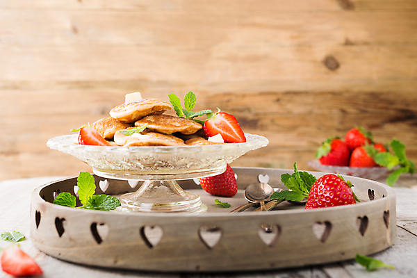 포토 JPG 해외이미지 접시 음식 딸기 쟁반 사람없음 아침식사 팬케이크 해외포토 식기 과일 케이크 식사 파일형식 이미지허브