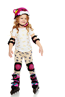 포토 JPG 해외이미지 공원 행복 어린이 스포츠 백그라운드 건강 한명 소년 야외 얼음 스케이트 스케이팅 흰색 보호 헬멧 자르기 롤러 스케이터 고립 해외포토 자연요소 1 공공시설 남자 감정 스포츠용품 컬러 컨셉 모션 겨울스포츠 운동선수 사람 보호장비 파일형식 이미지허브