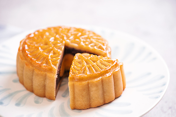 포토 JPG 해외이미지 접시 디저트 실내 사람없음 한개 흰배경 월병 해외포토 1 식기 음식 백그라운드 내부 과자 흰색 중국전통 파일형식 이미지허브