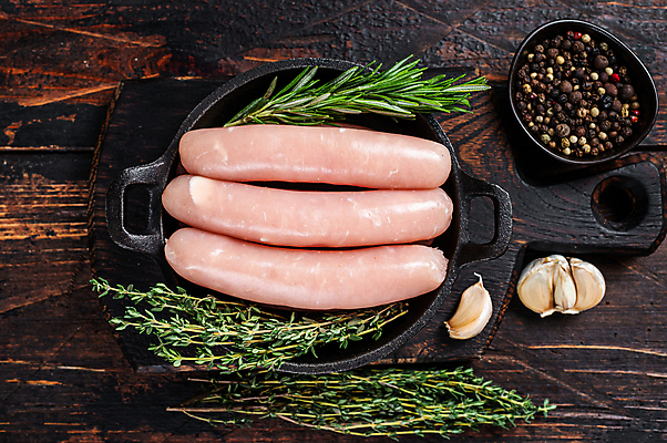 포토 JPG 해외이미지 실내 사람없음 하이앵글 소시지 냄비 로즈메리 백리향 나무배경 해외포토 뷰포인트 백그라운드 내부 가공식품 솥 허브 파일형식 이미지허브