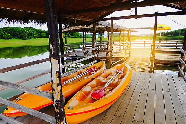 포토 JPG 해외이미지 라이프스타일 공원 호수 스포츠 여행 백그라운드 가족 자연 하늘 휴가 휴식 산 건강 사람없음 야외 물 파란색 컬러풀 보트 분수 카누 카약 석호 해외포토 자연요소 공공시설 컬러 컨셉 배_교통 관계 생활 수상스포츠 생태계 파일형식 이미지허브