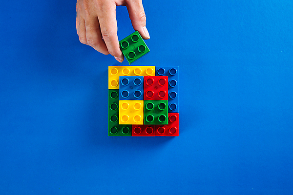 포토 JPG 해외이미지 손 놀이 신체부위 장난감 쌓기 블록 잡기 해외포토 모션 사람 파일형식 이미지허브