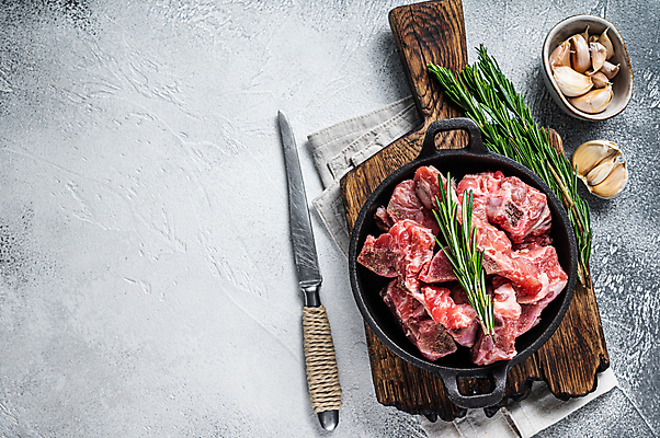 포토 JPG 해외이미지 음식 조각 백그라운드 재료 뼈 육류 돼지고기 스테이크 요리 사람없음 목재 빨간색 주방 검은색 소고기 흰색 신선 자르기 큐브 어깨 주사위 준비 날것 슬라이스 소금 후추 양고기 로즈메리 덩어리 송아지 생식 송아지고기 영양분 정육점 카피스페이스 개조 해외포토 나무 새끼 컬러 식재료 모션 서양음식 신체부위 상점 공백 소 허브 향신료 파일형식 이미지허브