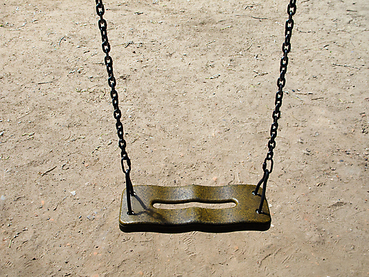 포토 JPG 해외이미지 1 공원 행복 어린이 포즈 장난 모션 자연 놀이 휴식 사람 사람없음 야외 여름 햇빛 태양 봄 활발 기쁨 놀이터 그네 추적 해외포토 자연요소 계절 공공시설 감정 컨셉 생태계 파일형식 이미지허브