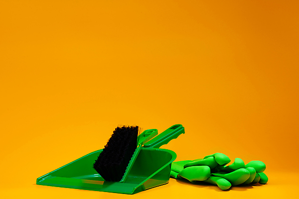 포토 JPG 해외이미지 실내 사람없음 청소도구 빗자루 오브젝트 고무장갑 쓰레받기 노란배경 해외포토 장갑 백그라운드 내부 노란색 도구 청소 고무 파일형식 이미지허브