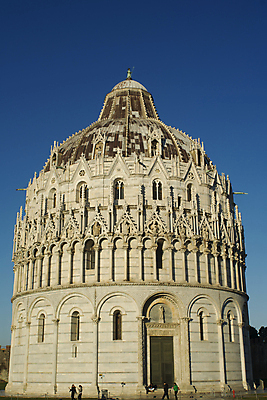 포토 JPG 해외이미지 주간 건축물 여자 남자 건축양식 풍경 여러명 성인 야외 이탈리아 중세 두오모광장 로마네스크 토스카나 피사대성당 성인만 해외포토 자연요소 건축 유럽 다수 사람 성당 역사 파일형식 이미지허브