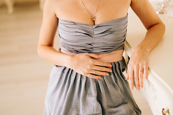 포토 JPG 해외이미지 손 드레스 옷 여자 남자 행복 백그라운드 신체 손가락 엄마 관리 사랑 사람 앉기 사람없음 약 임신 흰색 하트 아기 잡기 아내 기다림 닫기 손톱관리 기적 서식 팔 돌봄 해외포토 모양 감정 컬러 의학 가족 모션 신체부위 네일아트 파일형식 이미지허브