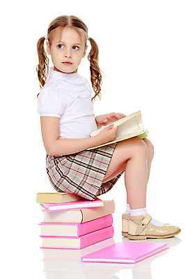 포토 JPG 해외이미지 백인 1 학생 여학생 여자 교육 행복 어린이 백그라운드 컨셉 학교 주택 갈색머리 한명 미소 사람 책 학습 스터디 독서 뷰티 쌓기 유치원 흰색 표현 잡기 작음 읽기 교과서 문학 고립 지능 초보 해외포토 서양인 헤어스타일 감정 컬러 모션 교재 표정 건물 크기 파일형식 이미지허브