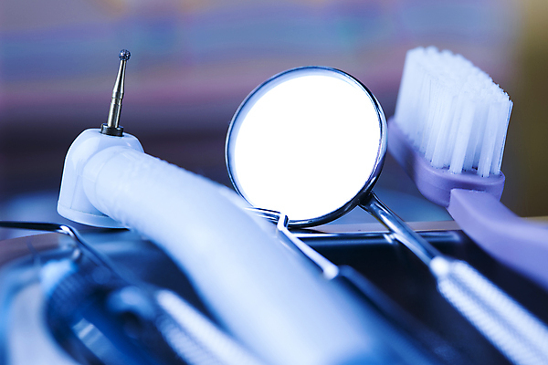 포토 JPG 해외이미지 사람없음 파란색 칫솔 치과용품 구강거울 해외포토 컬러 위생용품 의료용품 파일형식 이미지허브