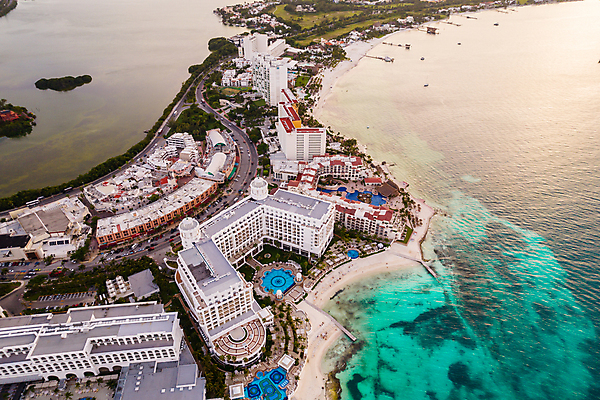 포토 JPG 해외이미지 바다 섬 여행 백그라운드 자연 하늘 호텔 휴가 멕시코 안테나 파노라마 풍경 사람없음 물 여름 파란색 도시풍경 도시 만 휴양지 유카탄 카리브해 드론 조감도 칸쿤 터키석 파라다이스 해외포토 자연요소 계절 컬러 북아메리카 통신 숙소 촬영기법 장소 보석 생태계 파일형식 이미지허브