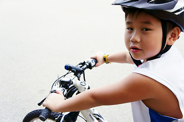 포토 JPG 해외이미지 라이프스타일 계절 공원 행복 어린이 스포츠 장난 놀이 한국 건강 한명 안전 동양인 소년 야외 운동 일본 자전거 중국 경쟁 표현 레이싱 승차 헬멧 연습 순환 긍정 사이클링 초보 해외포토 1 공공시설 남자 감정 아시아 컨셉 모션 사람 인종 시합 생활 바이크 보호장비 육상스포츠 파일형식 이미지허브